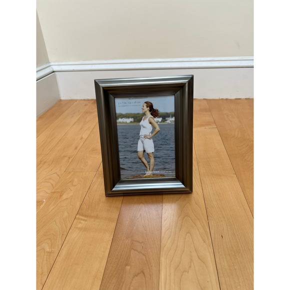Harbortown Industries Other - Harbortown Industries Picture Frame 5x7 Pewter Metallic Beveled Tabletop